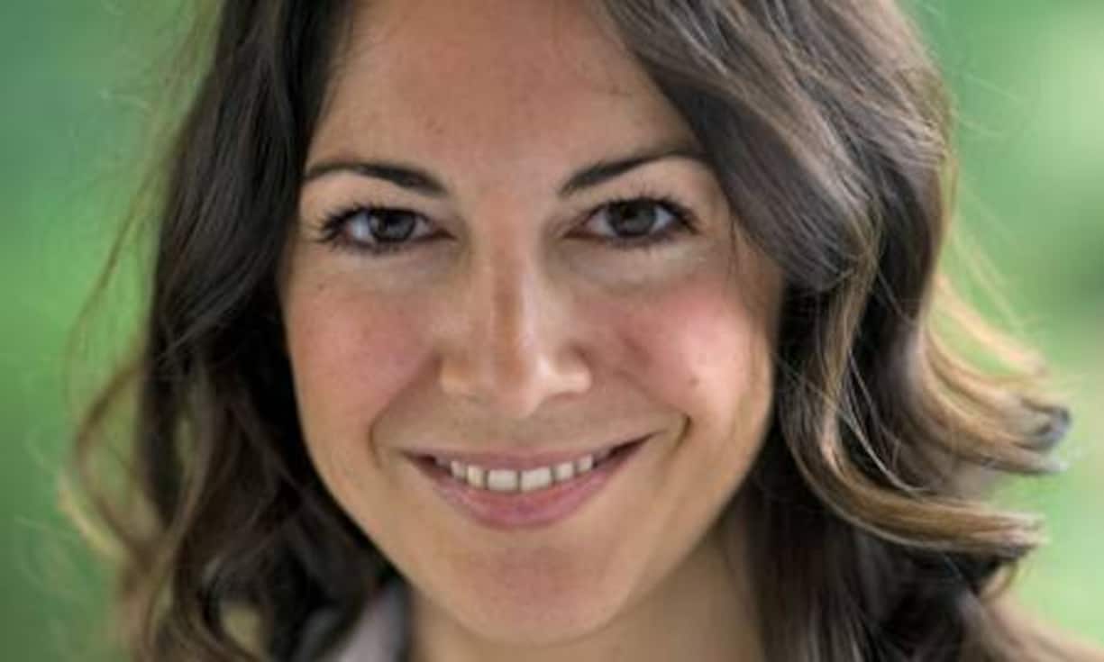 Iris Zemzoum, 39, General Manager Bristol-Myers Squibb Switzerland, Baar: Seit die approbierte Ärztin 2003 als Medical Manager beim Pharmamulti Bristol-Myers Squibb einstieg, kletterte sie Stufe um Stufe die Karriereleiter
hoch. Über die Stationen München, Brüssel und Paris kam sie nach Baar. Seit 2010 verantwortet die 39-Jährige das Schweiz-Geschäft und ist Chefin von über 100 Mitarbeitern. (Bild: PR)