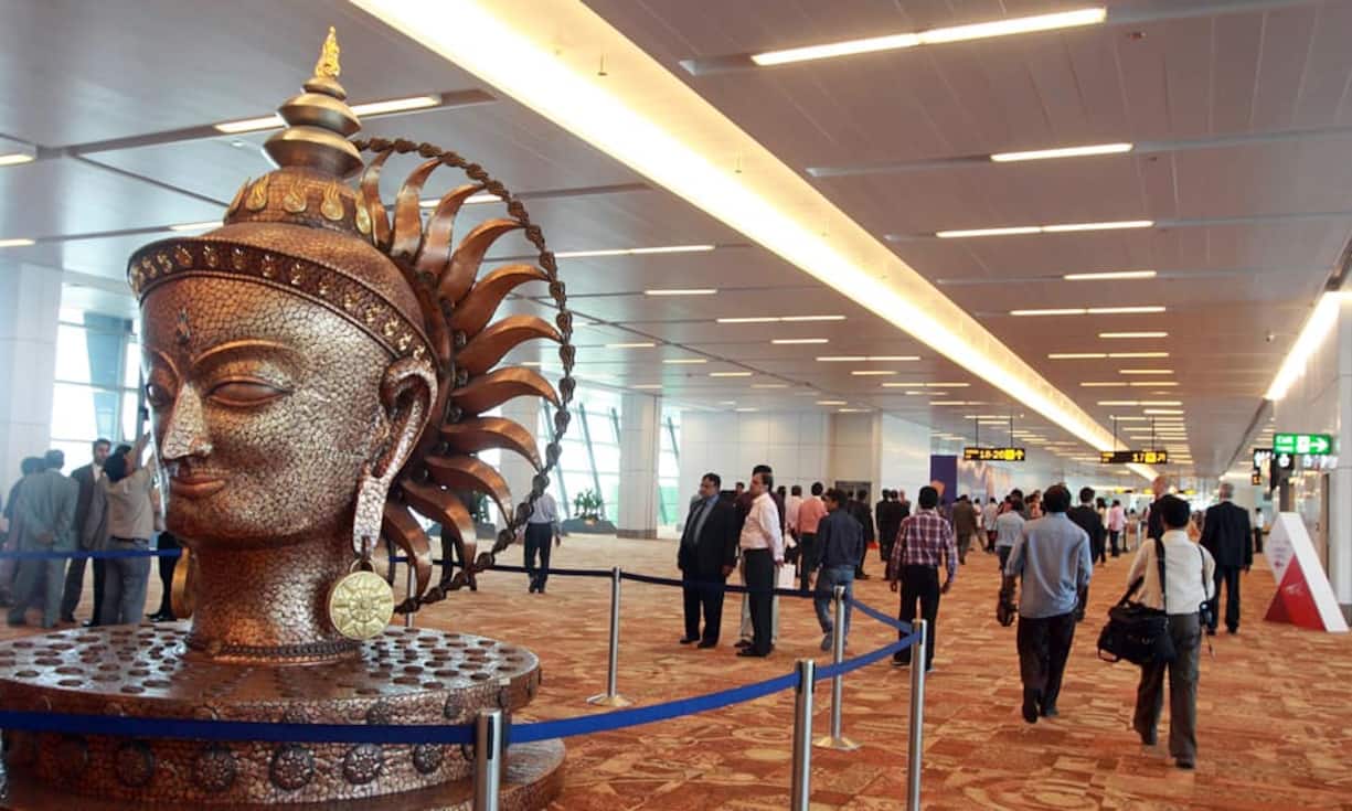 Platz 5: Delhi Indira Ghandi International Airport. Der 226 Meter hoch gelegene Flughafen verfügt über drei Terminals und drei Start-/Landebahnen. Jährlich werden zurzeit mehr als 28 Millionen überwiegend inländische Ziele ansteuernde Fluggäste abgefertigt