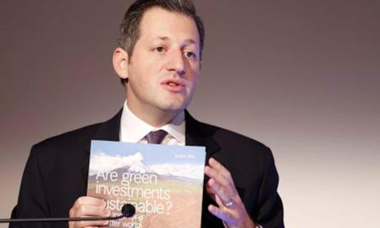 Boris Collardi, 37, CEO Julius Bär, Zürich: Seine Berufung an die Spitze von Julius Bär 2009 war eine Überraschung. Mit 35 Jahren war er der jüngste Bankenchef der Schweiz. Seither hat sich der ehemalige CS-Mann etabliert. Mit forschen Wachstums- und Akquisitionsplänen will er die Führungsrolle von Julius Bär im hiesigen Private Banking festigen. Der Ferrari bleibt bei ihm meist in der Garage, zur Arbeit an die Bahnhofstrasse in Zürich pendelt er im Fiat 500. (Bild: Keystone)