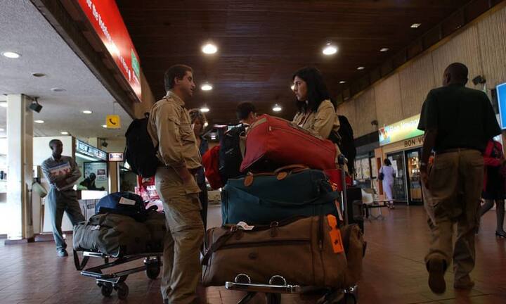 Platz 3: Nairobi Jomo Kenyatta Airport. Der Jomo Kenyatta International Airport liegt in der kenianischen Hauptstadt Nairobi und ist mit über 5,8 Millionen Reisenden im Jahr 2011 der größte Flughafen in Ost- und Zentralafrika.