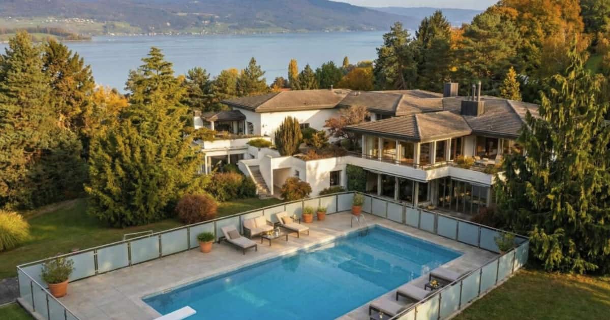 Exclusive Lake Biel villa: 15,000 m² park, pool and privacy