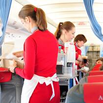 Was Passagiere im Flieger trinken:Austrian Air: Wein: 420'000 Liter Bier: 120'000 Liter Champagner/Sekt: 49'840 Liter