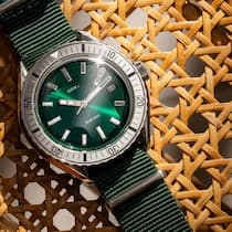 Das Neue an der neuen Doxa SUB 200 ist die einseitig drehbare Edelstahllünette mit poliertem Einsatz.