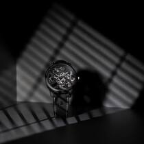 Masterpiece Skeleton – «unbunt» dank der Umgestaltung des Uhrenateliers Label Noir.