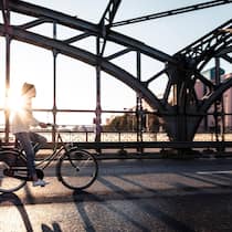 Velo und Finanzen: Unabhängigkeit macht Frauen stark und gibt ihnen Freiheit.