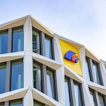 Neue Lage: 14 Jahre nach der Übernahme droht der Deutschen Bank, dass sie Postbank-Aktionäre entschädigen muss.