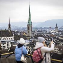 Blick auf die Stadt Zürich: Die «ökonomischen Zentren» seien bei hohen Löhnen führend, schreibt die «Welt».