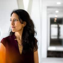 Srishti Gupta Narasimhan ist Harvard-geschulte Ärztin, Politologin und Biologin und war bisher im Verwaltungsrat.