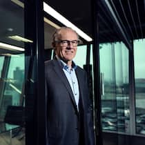 Kapitän: Raiffeisen-Präsident Thomas A. Müller in den Büros im «Circle» am Flughafen Zürich.