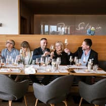 Wenn Arbeit Freude macht. Die Jury (von links): Wernie Baumeler, Yacin Mechri, Katharina Sarrot, Roberto Scatena, Ursula Geiger, Peter Jauch.