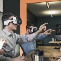 IT erschafft die Welt: Virtual Reality ist eins der grossen Themen der Zukunft, die heutigen IT- Studenten profitieren von diesem Trend.