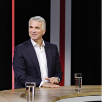 Schärfere Aufsicht, bitte: Sergio Ermotti (r.) fordert im Gespräch mit Dirk Schütz härtere Ahndung bei grober Fahrlässigkeit.