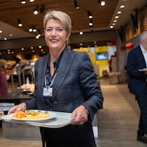 Nach Trump-Tirade ins Migros-Restaurant: Bundesrätin Karin Keller-Sutter.