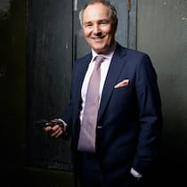 Finanzprofessor Erwin Heri publiziert eine Serie von Smart Books