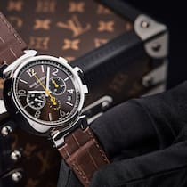 Die ikonische Uhrenlinie Tambour aus dem Hause Louis Vuitton wird zwanzig Jahre alt. Zum Jubiläum launcht der Hersteller die «Tambour Twenty»