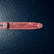 Wenn die Aktienkurse fallen, steigen im Normalfall die Bond-Bewertungen. Denn bei geopolitischen Unruhen oder einer drohenden Rezession steuern mehr Investoren auf «sichere Häfen».