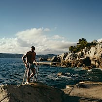 Dem Hôtel du Cap-Eden-Roc an der Côte d‘Azur gelingt es auch in diesen hektischen Zeiten, ein Gefühl von erhabener Ewigkeit heraufzubeschwören und den mediterranen Zauber des mythischen Anwesens wachzurufen.