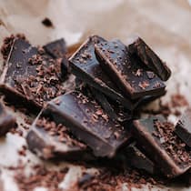 INNOVATIONSDRUCK: Schokolade soll heute vegan, nachhaltig, mit wenig Zucker und Fett sowie ohne Farbstoffe hergestellt und mit Öko- und Fairtrade-Siegel versehen sein.