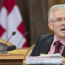 Kämpft gegen zu hohe Saläre. Thomas Minder. (Bild: Keystone)