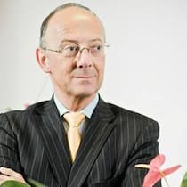 Nach aussen stets freundlich, nach innen äusserst machtbewusst: Hans Ziegler, VR-Präsident von Charles Vögele.