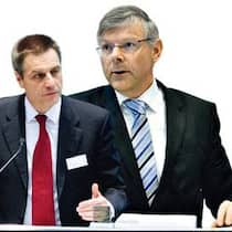 Abwärtsspirale: Richard Laube (l.), CEO Nobel Biocare, und Straumann-Chef Beat Spalinger.