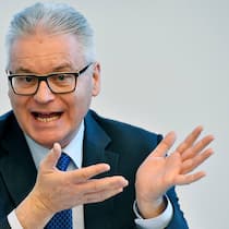 Riet Cadonau kommt bei der Swiss-American Chamber of Commerce und geht bei Dormakaba.