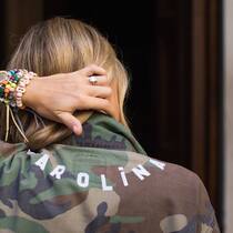Designerin Carolina Bucci mit ihrer Royal Oak: Das Statussymbol ist der grosse Umsatztreiber von Audemars Piguet.