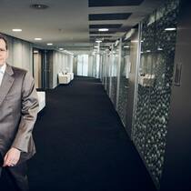 AUF HOCHKURS: Vontobel strotzt vor Kraft. Was macht CEO Zeno Staub besser als andere Bankchefs?
