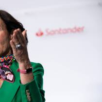 Die Santander-Präsidentin Ana Botín (Bild) und Unicredit-Chef Andrea Orcel bekämpfen sich weiter vor Gericht.
