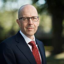 Thomas Heller ist immer voll investiert, aber falls etwas passieren würde, hat er Geld auf dem Konto, um vier bis sechs Monate zu überbrücken.