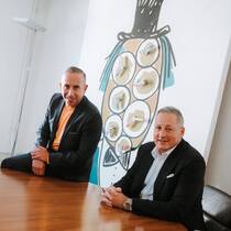 Murat Yakin (links) und Boris Collardi (rechts) glauben an die App Footbao des Schweizer Unternehmers Francesco Ciringione Collardi steht als Berater zur Seite.