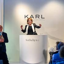 PARIS, MONACO UND KÖLN Der Nachlass des Designers Karl Lagerfeld wurde in drei Tranchen versteigert – der Erlös betrug 22,5 Millionen Euro.