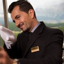 Housekeeper des Jahres: André Soares vom Grand Hotel Kronenhof sorgt nicht nur für frische Betten, Bäder und Blumen.