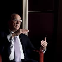 Herr über 6000 Milliarden: Larry Fink, Gründer, CEO und Chairman, hat BlackRock zu einem Machtfaktor in der Konzernwelt gemacht. Besonders gerne redet BlackRock in Vergütungsfragen mit. Fink selber hat letztes Jahr 28 Millionen Dollar kassiert
