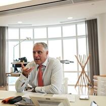 Andrea Orcel in seinem Büro im 38. Stock des Unicredit-Hauptsitzes in Mailand.