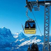 Der Schein täuscht: Viele Bergbahnen klagen über die schneearme Saison.
