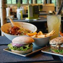 Hans-im-Glueck-Essen-Burger-Fast-Food.jpeg