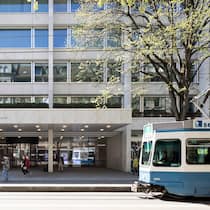 Deutsche Private-Banking-Kunden sollen zukünftig von Zürich aus akquiriert und beraten werden. Es wird Events und einen eigenen Internetauftritt geben. (KEYSTONE/Gaetan Bally)