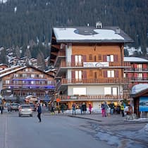Appen-Banking: Wohlhabende Ski-Touristen locken Banken nach Verbier – zuletzt Barclays, die ein Büro für die Skisaison eröffnete.
