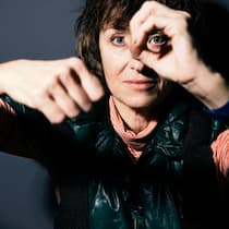 Pipilotti Rist: Die Künstlerin aus dem Rheintal meistert den Balanceakt zwischen Popularität bei den Massen und Erfolg bei Kuratoren und Sammlern. Ihre Retrospektive in Sydney brach alle Besucherrekorde, ihr Werk ist vertreten im Museum of Modern Art, im Guggenheim Museum New York sowie in der Tate London.