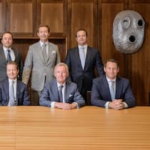 Die Pictet-Teilhaber (von links oben): Boris Collardi, Bertrand Demole, Rémy Best, Laurent Ramsey, Sébastien Eisinger, Renaud de Planta, Nicolas Pictet, Marc Pictet.
