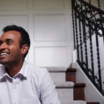 SCHARFE WORTE: Buchautor Vivek Ramaswamy in seinem Haus in Columbus im US Bundesstaat Ohio. Das Hauptquartier seiner Firmengründung Roivant befindet sich in Basel.