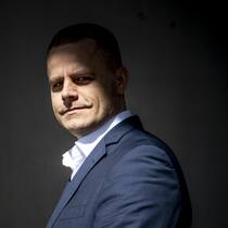 «Die simple Formel ‹Gier frisst Hirn› greift viel zu kurz», sagt Alexander Schuchter. Der Forensiker hat viel Erfahrung damit, Wirtschaftskriminelle ausfindig zu machen.