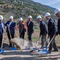 Lonza und Sanofi: Spatenstich in Visp für die neue Biopharmazeutika-Fabrik.Keystone