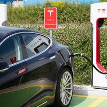 Tesla: Der Elektroauto-Boom wird die Industrie radikal verändern. Keystone