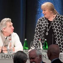 «We are family»: Nick Hayek und seine Schwester Nayla geben bei Swatch den Ton an.Keystone