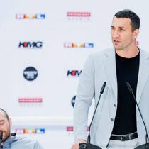 Sieben prominente Universitätsdozenten: Wladimir Klitschko lehrt seit diesem Sommer an der Hochschule St. Gallen. Wer das Seminar des Boxweltmeisters über Selbstmanagement und Persönlichkeitsentwicklung besuchen will, muss für 16 Unterrichtstage 16'000 Franken berappen.