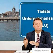 Für Marcel Schwerzmanns Tiefsteuerstrategie zahlen nun die Luzerner die Zeche.