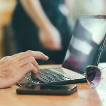 Arbeiten im Café: Für viele Angestellte eine gute Option. Keystone