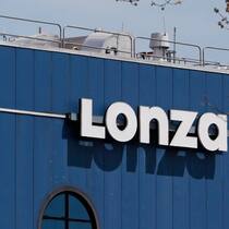 Lonza ist wieder im Wachstumsmodus. Der Pharmazulieferer hat 2025 nicht zuletzt dank des Kaufs einer grossen Produktionsanlage von Roche in Kalifornien kräftig zugelegt. (Archivbild)